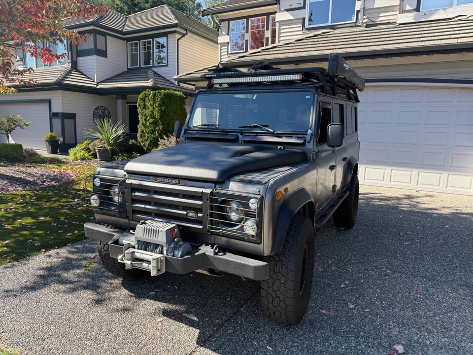 1996 Land Rover Defender 110 - Image 2 of 11
