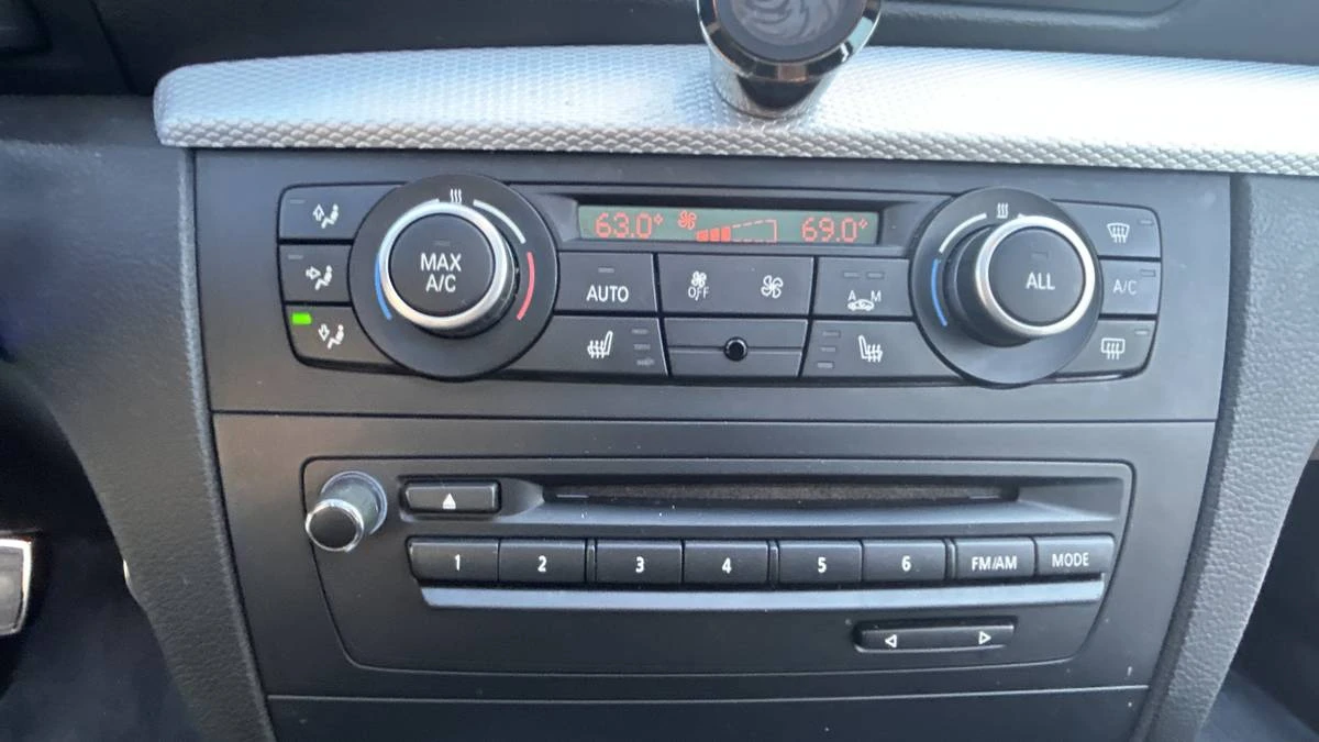 2013 BMW E82 135i & 135is - Image 21 of 24