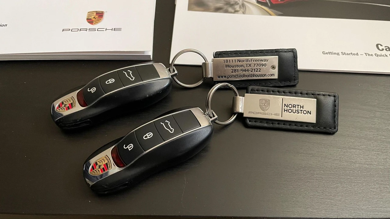 2013 Porsche 958 Cayenne - Image 14 of 16