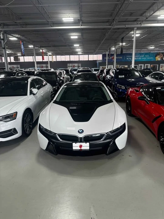 BMW i8 - Image 2 of 5