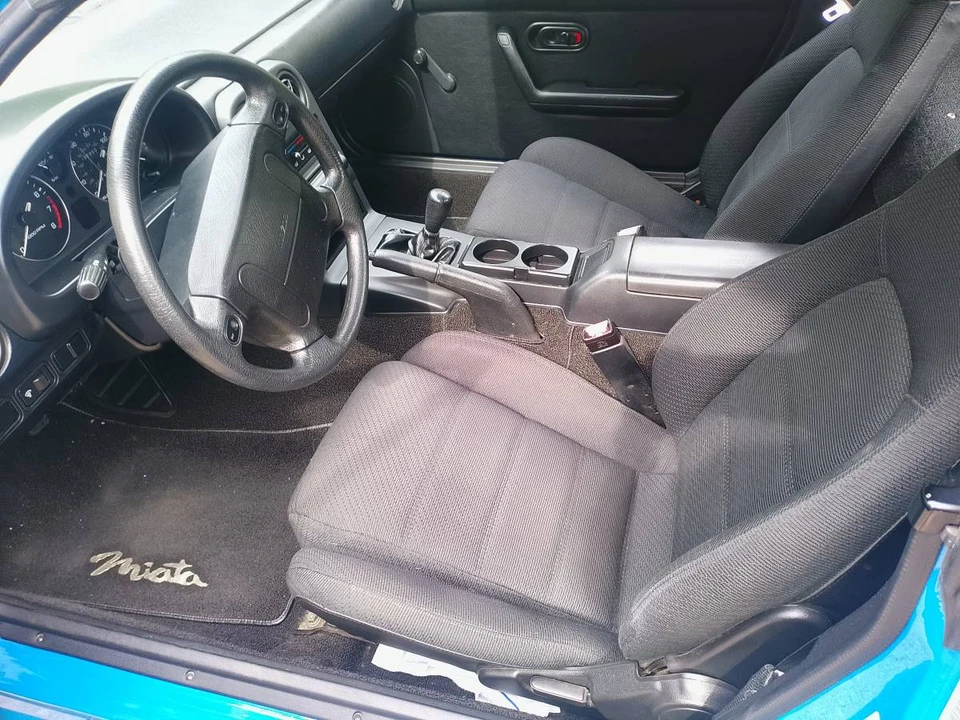 1990 Mazda NA MX-5 Miata - Image 8 of 12