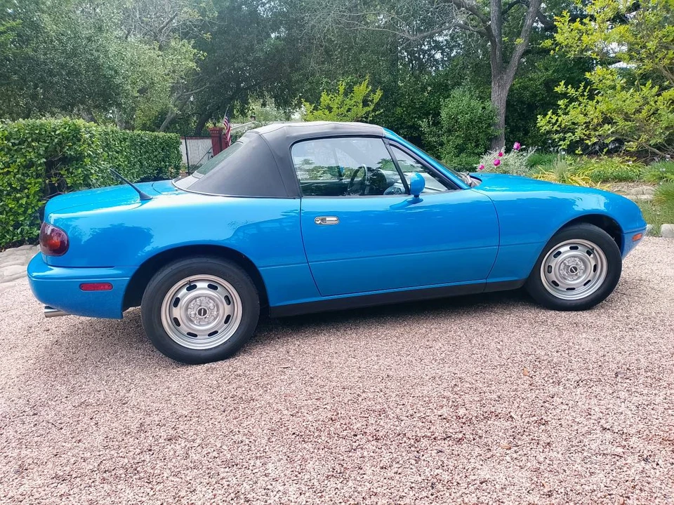1990 Mazda NA MX-5 Miata - Image 5 of 12