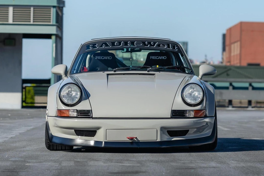 1989 Porsche 964 Carrera 4 - Image 2 of 31