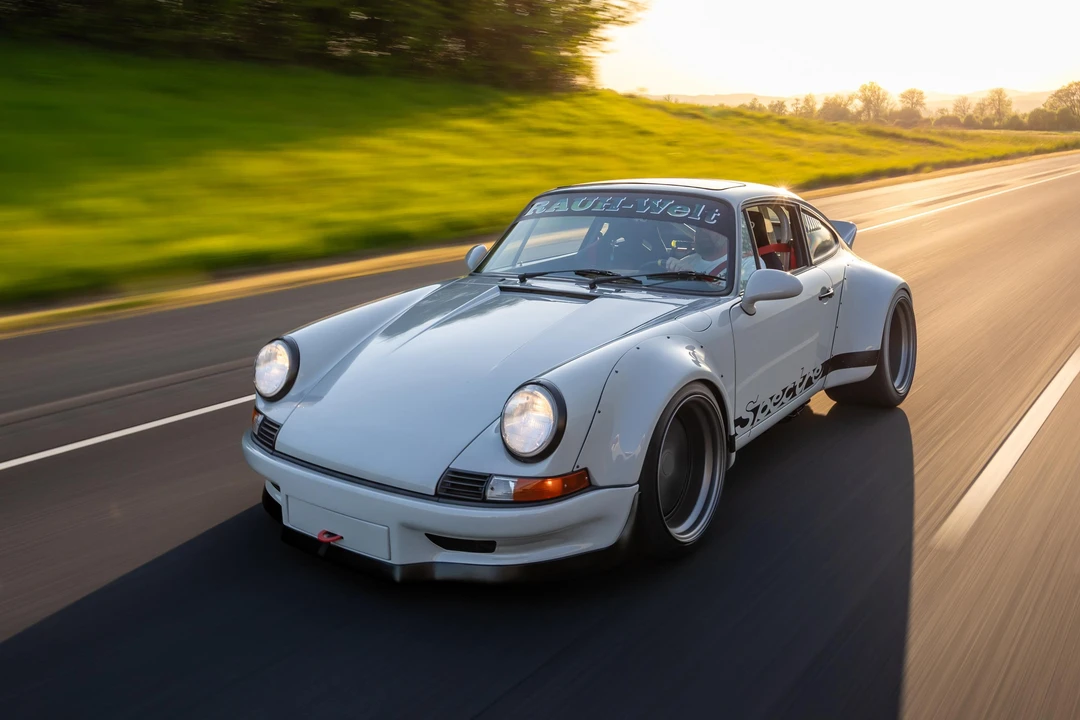 1989 Porsche 964 Carrera 4 - Image 10 of 31