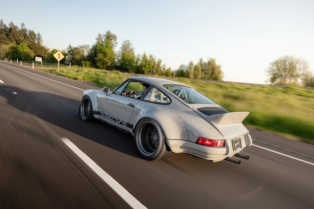 1989 Porsche 964 Carrera 4 - Image 17 of 31