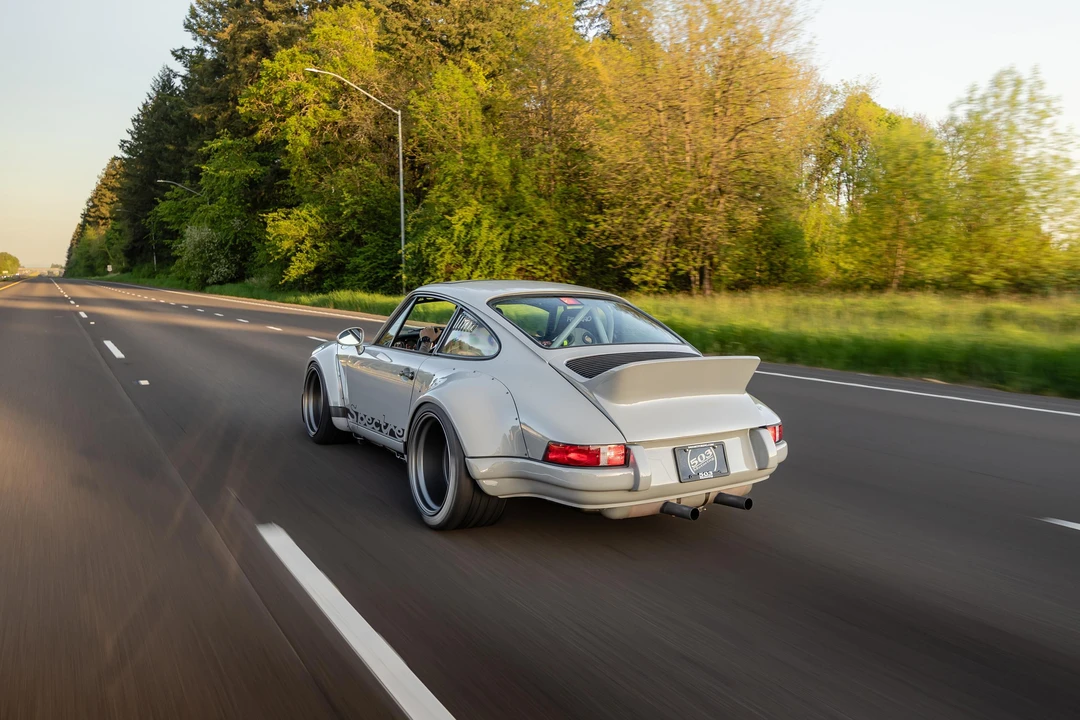 1989 Porsche 964 Carrera 4 - Image 18 of 31