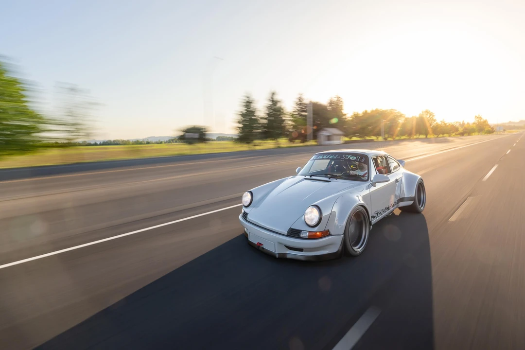 1989 Porsche 964 Carrera 4 - Image 8 of 31