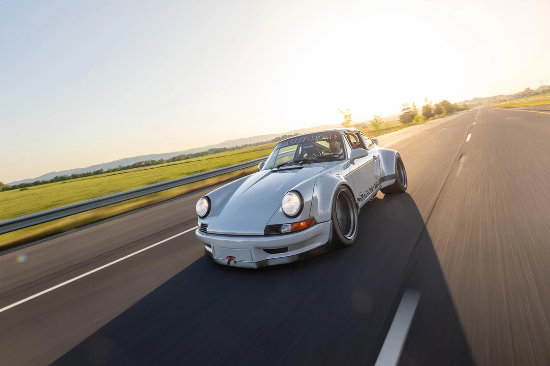 1989 Porsche 964 Carrera 4 - Image 6 of 31