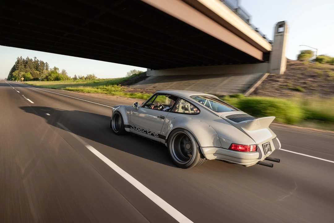 1989 Porsche 964 Carrera 4 - Image 16 of 31
