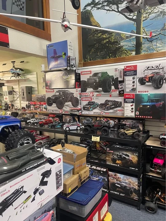 Parts & Memorabilia Scale Models - Image 2 of 6