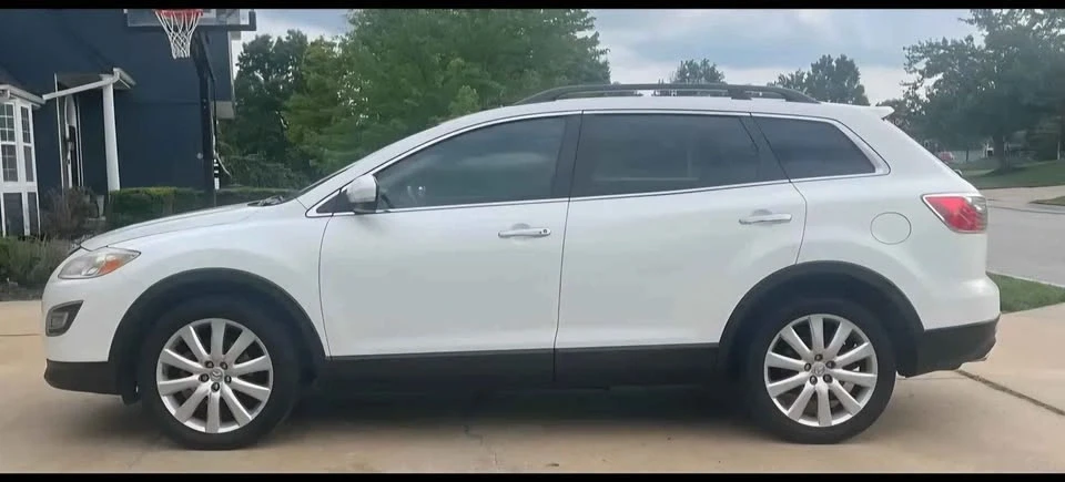 2010 Mazda CX-9 - Image 2 of 10