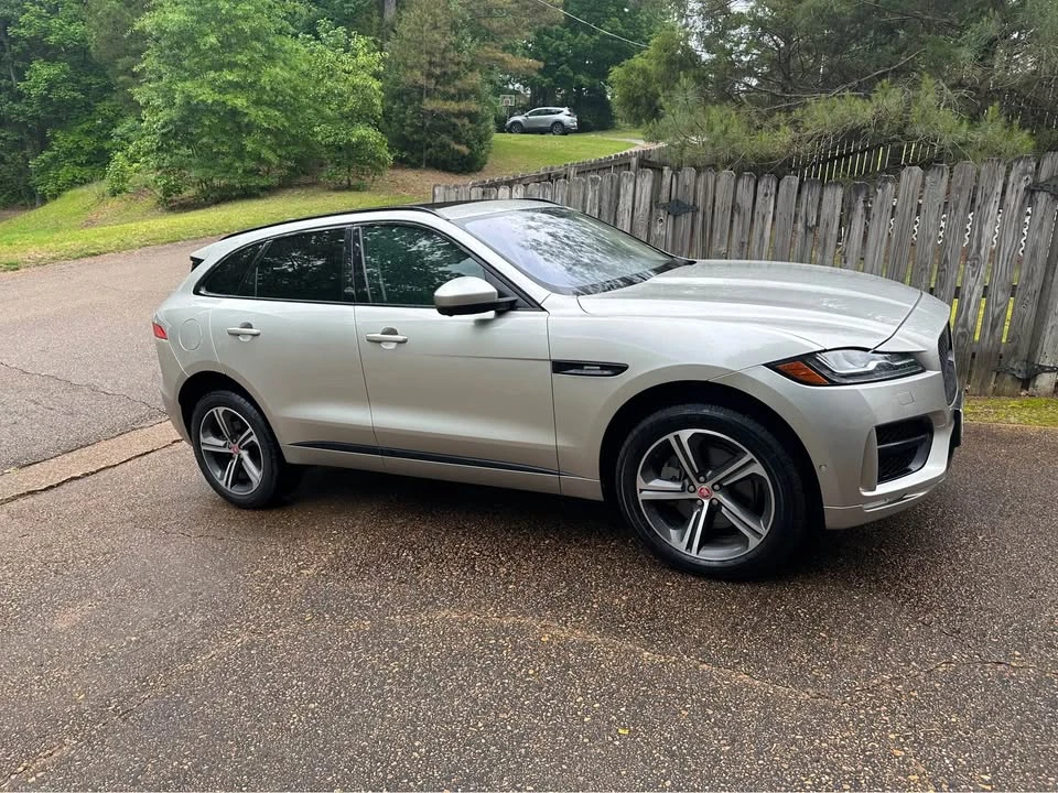 2017 Jaguar F-Pace - Image 6 of 6