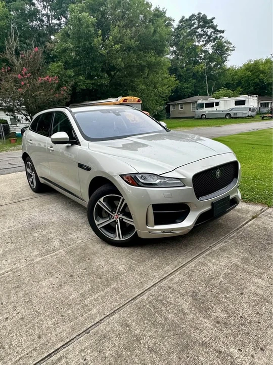 2017 Jaguar F-Pace - Image 5 of 6