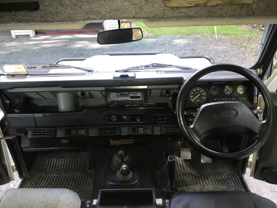 1994 Land Rover Defender 110 - Image 13 of 24