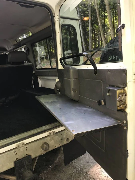 1994 Land Rover Defender 110 - Image 17 of 24