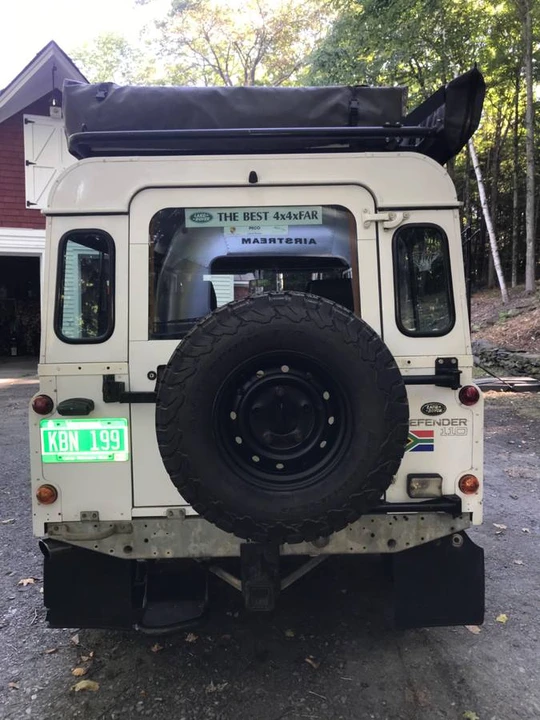 1994 Land Rover Defender 110 - Image 6 of 24
