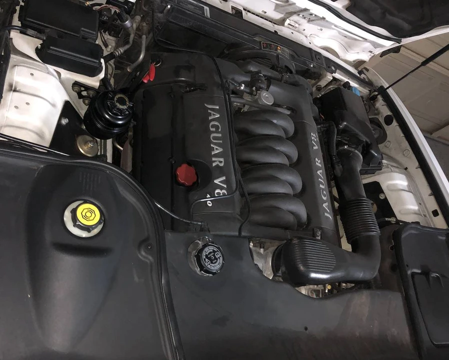 1999 Jaguar X308 XJ - Image 9 of 11