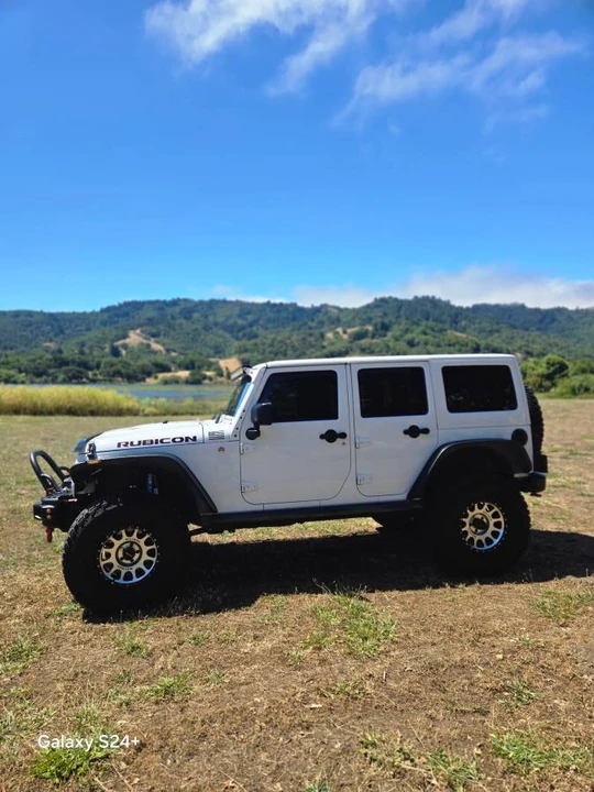 2015 Jeep JK Wrangler - Image 2 of 18
