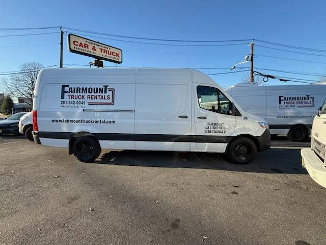 2024 Mercedes-Benz VS30 Sprinter - Image 2 of 3