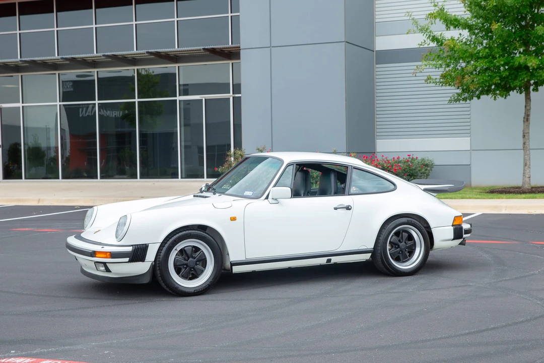 1989 Porsche 911 Carrera 3.2 - Image 2 of 31