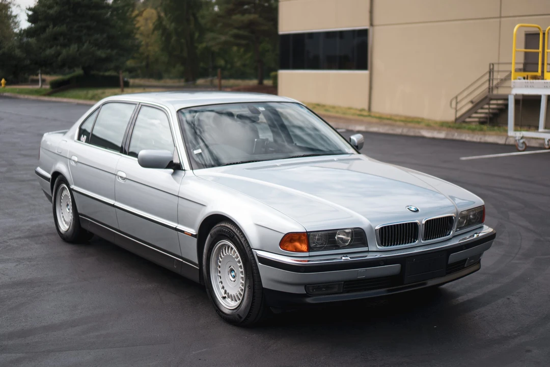 1997 BMW E38 750i & 750iL Sedan - Image 2 of 31