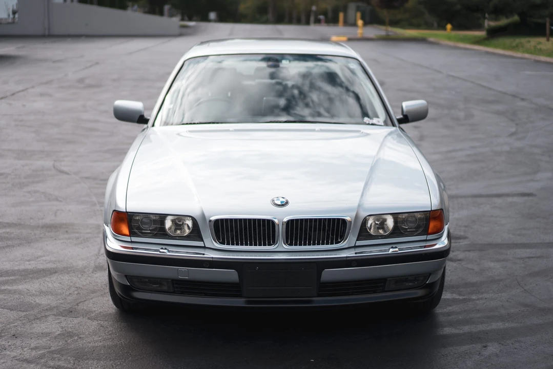 1997 BMW E38 750i & 750iL Sedan - Image 3 of 31