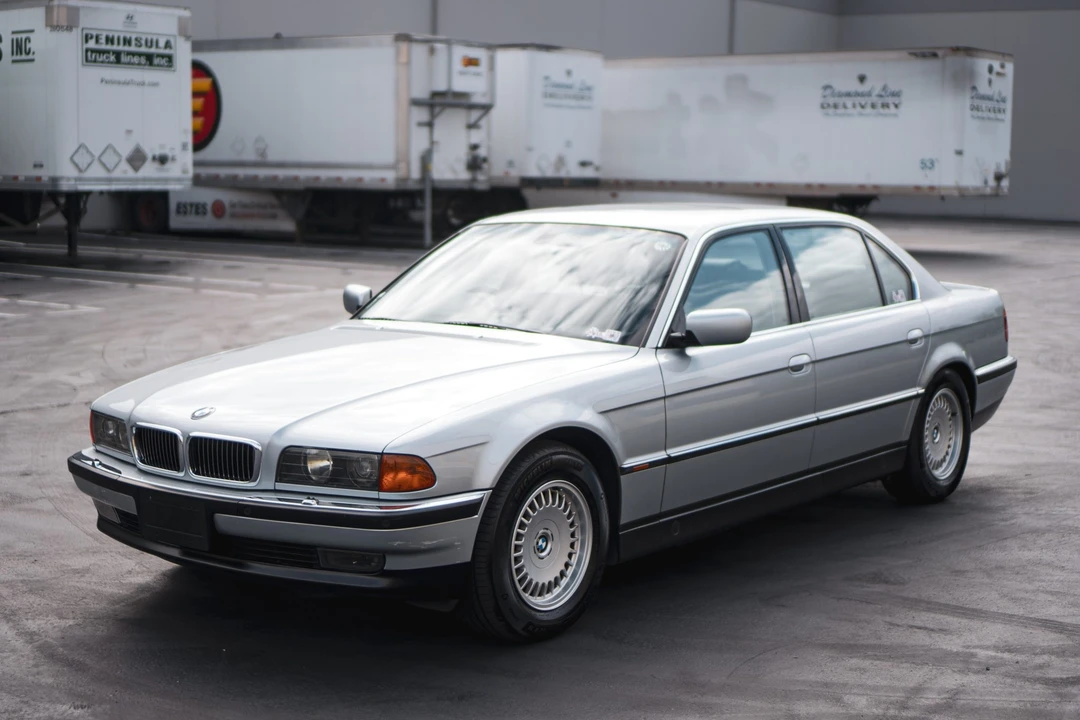 1997 BMW E38 750i & 750iL Sedan - Image 4 of 31