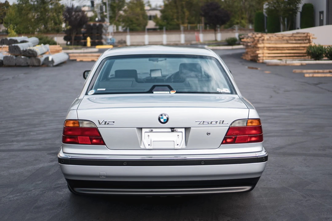 1997 BMW E38 750i & 750iL Sedan - Image 7 of 31