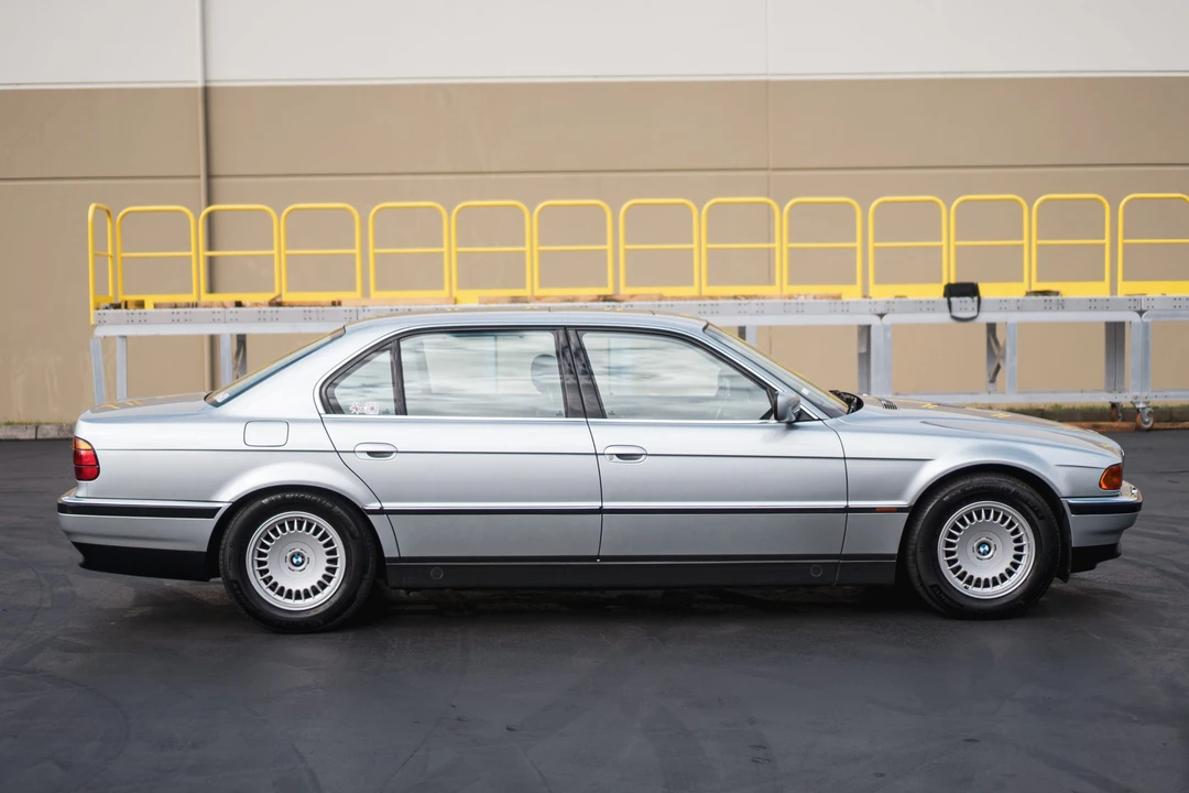 1997 BMW E38 750i & 750iL Sedan - Image 9 of 31