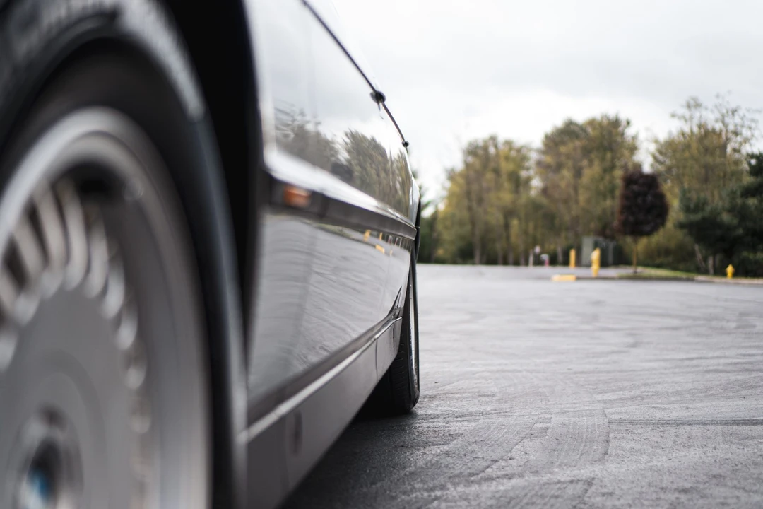 1997 BMW E38 750i & 750iL Sedan - Image 24 of 31
