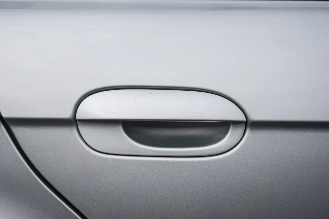 1997 BMW E38 750i & 750iL Sedan - Image 11 of 31