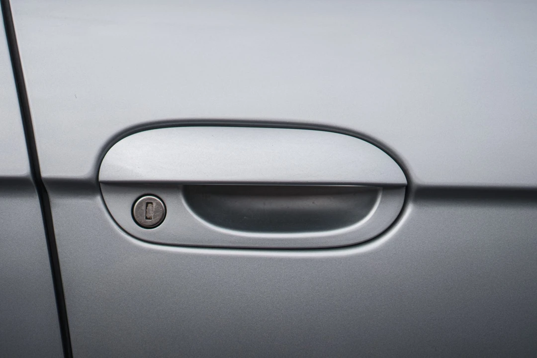 1997 BMW E38 750i & 750iL Sedan - Image 12 of 31