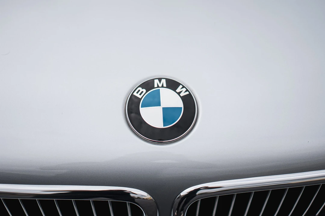 1997 BMW E38 750i & 750iL Sedan - Image 20 of 31