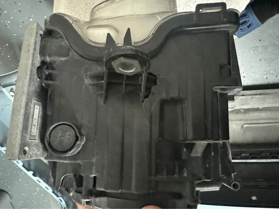 2014 Parts & Memorabilia Bodywork - Image 5 of 5