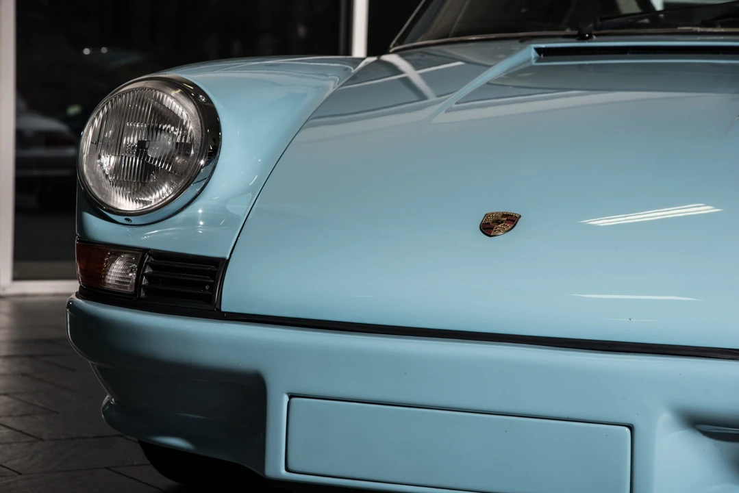 1987 Porsche 911 Carrera 3.2 - Image 13 of 31