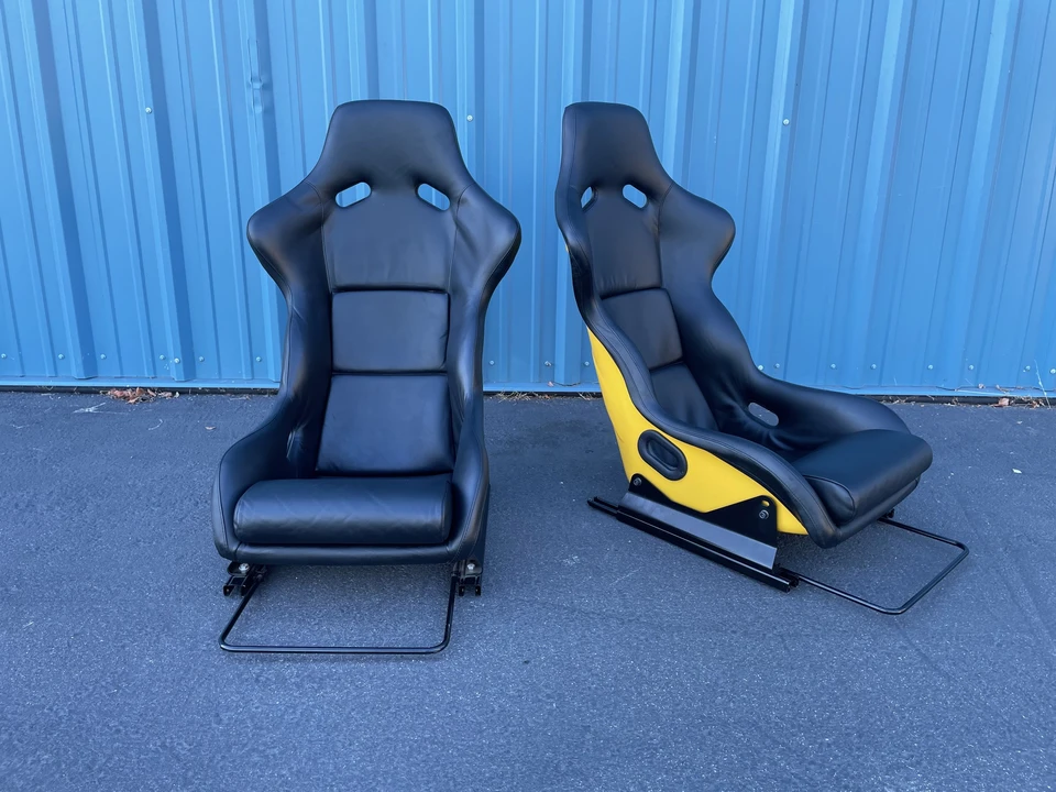 Parts & Memorabilia Seats & Interior - Image 3 of 31