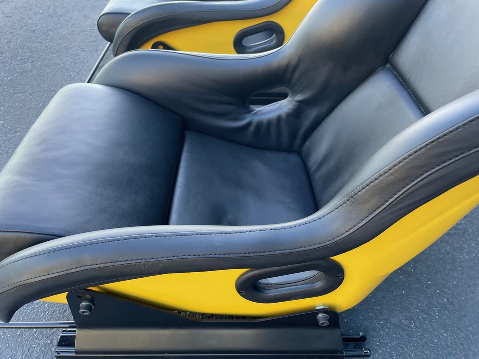 Parts & Memorabilia Seats & Interior - Image 18 of 31