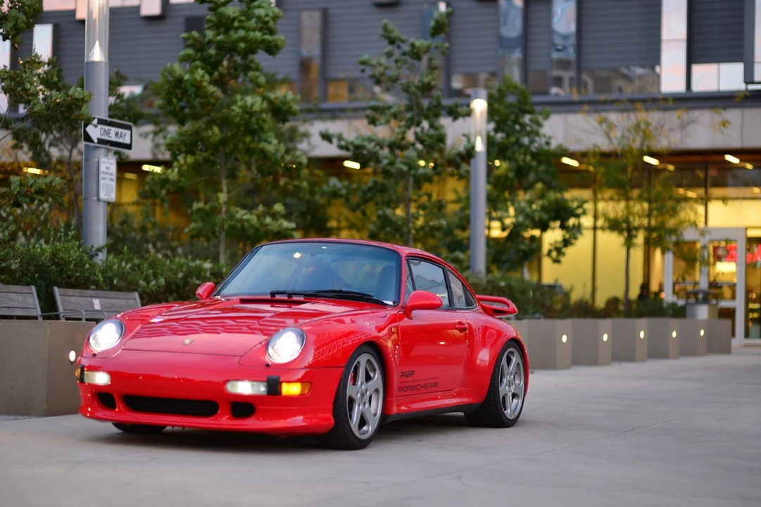1997 Porsche 993 Carrera 4S - Image 8 of 31
