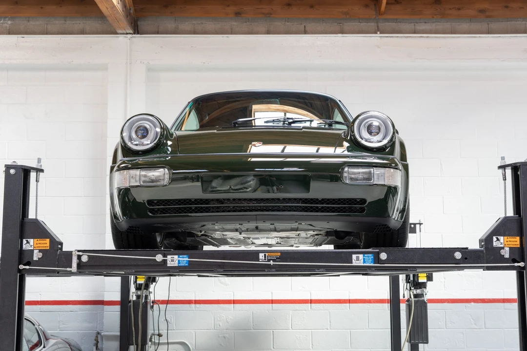 1994 Porsche 964 Carrera 4 - Image 25 of 31
