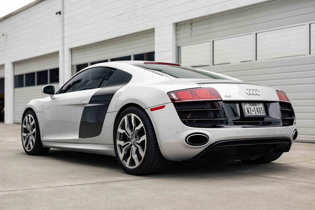 2010 Audi 42 R8 - Image 9 of 31