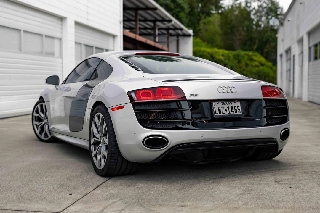 2010 Audi 42 R8 - Image 14 of 31