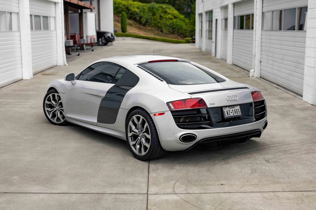 2010 Audi 42 R8 - Image 6 of 31