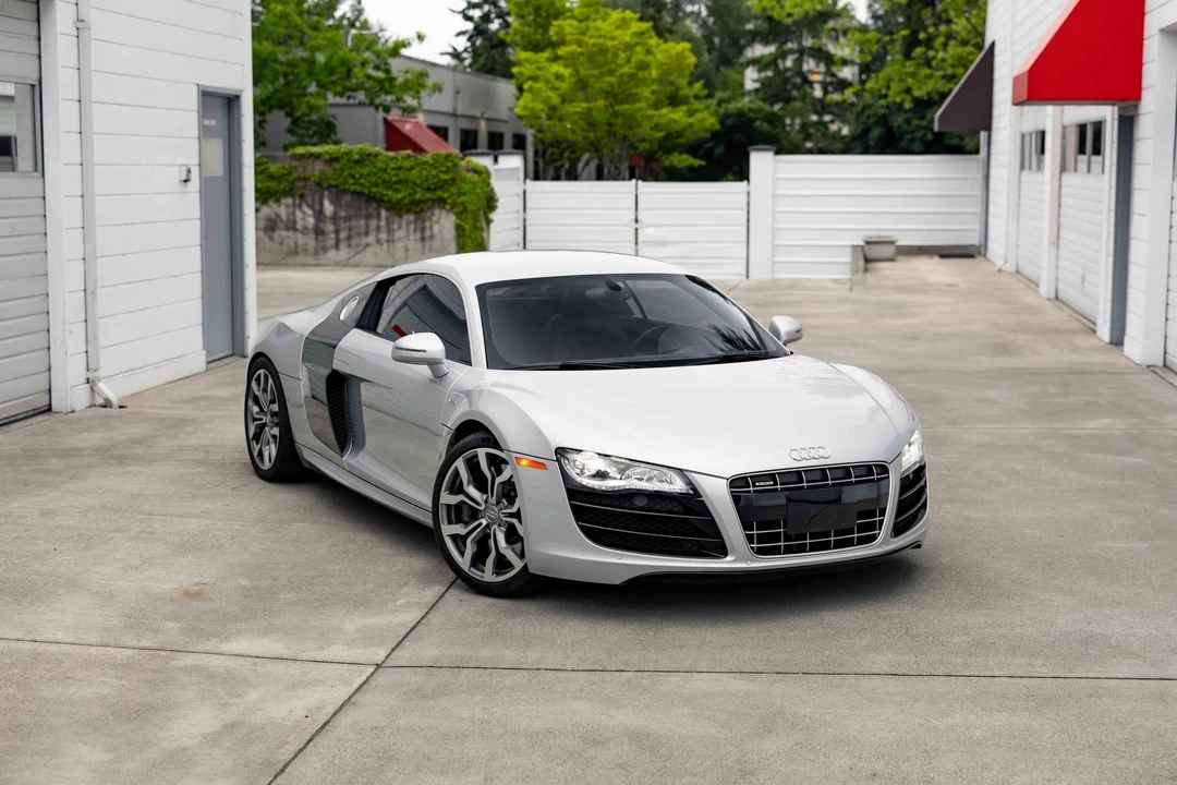 2010 Audi 42 R8 - Image 27 of 31