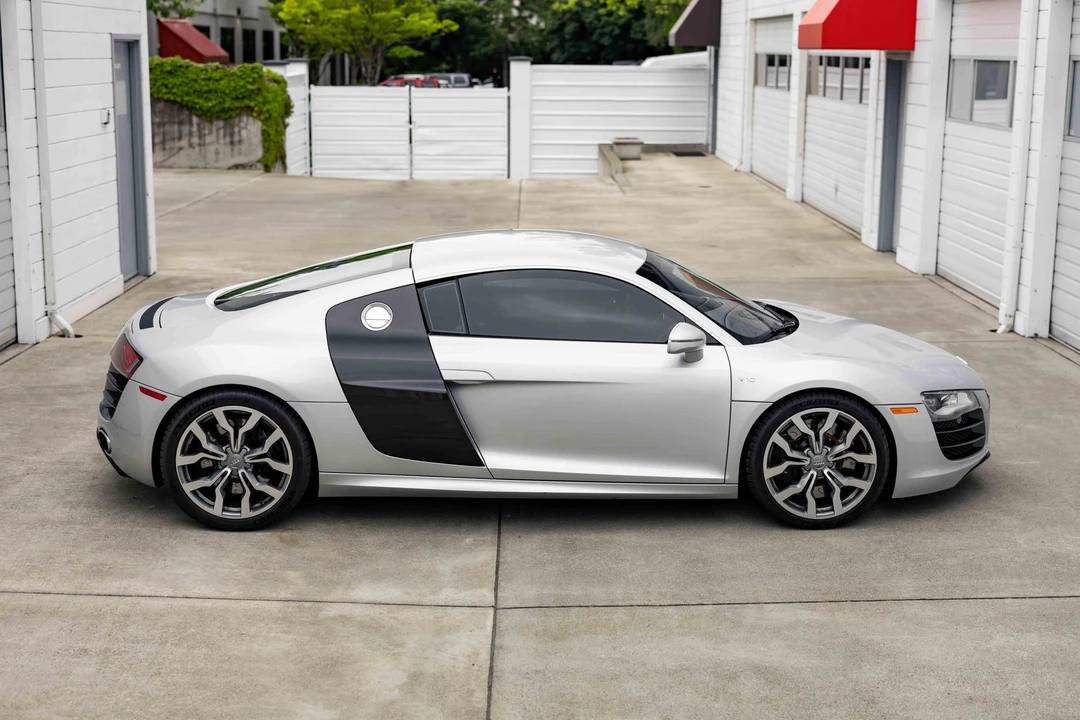 2010 Audi 42 R8 - Image 24 of 31