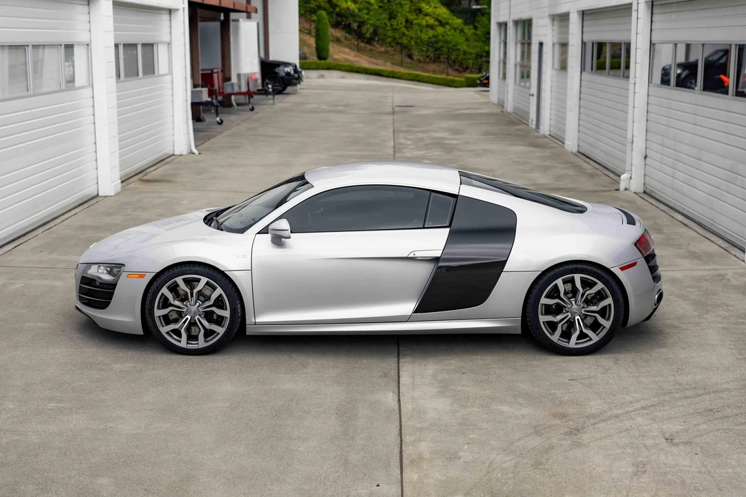 2010 Audi 42 R8 - Image 4 of 31