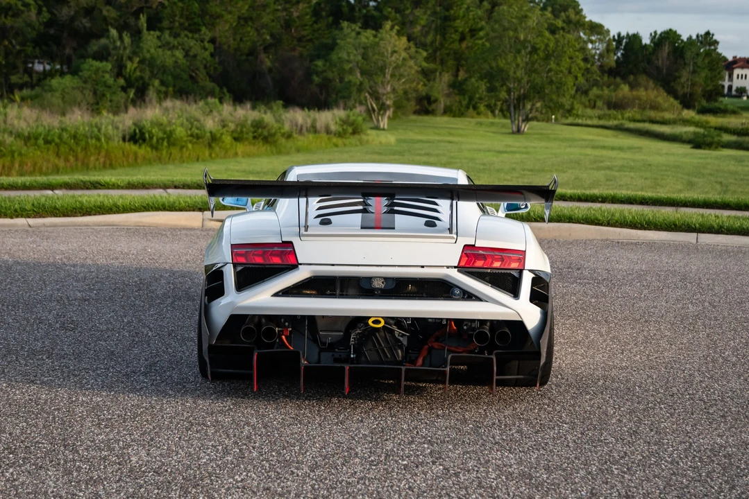2013 Lamborghini Gallardo LP570-4 Super Trofeo Stradale - Image 17 of 31