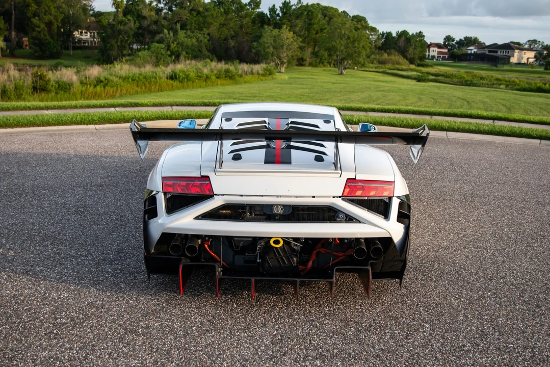 2013 Lamborghini Gallardo LP570-4 Super Trofeo Stradale - Image 18 of 31