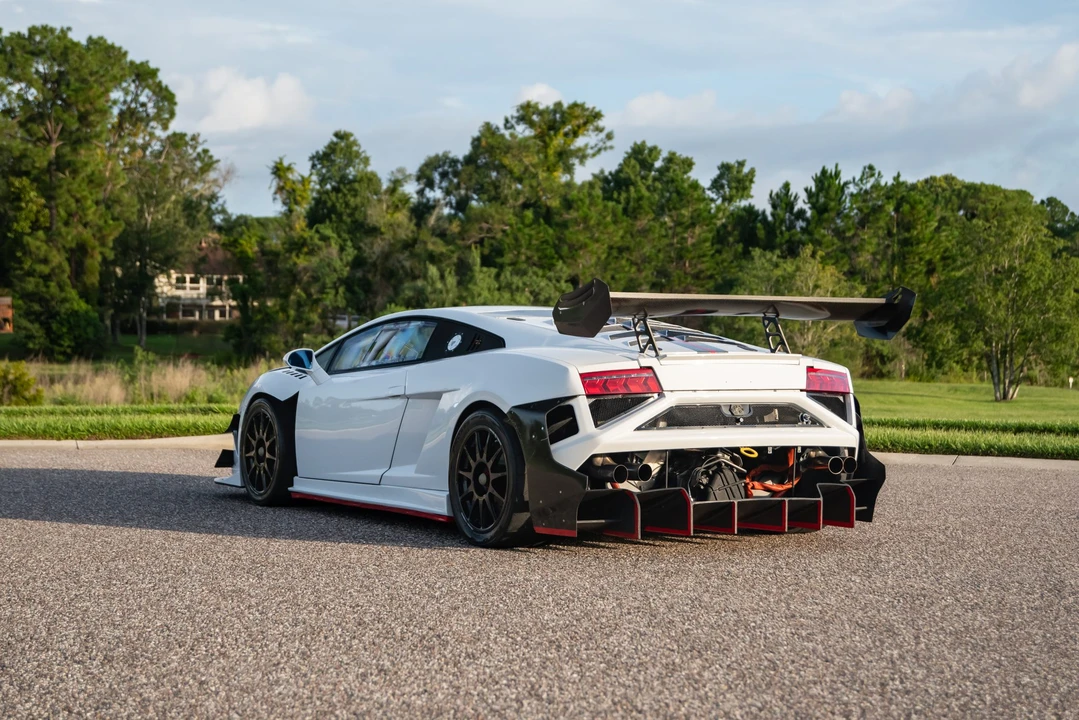 2013 Lamborghini Gallardo LP570-4 Super Trofeo Stradale - Image 19 of 31
