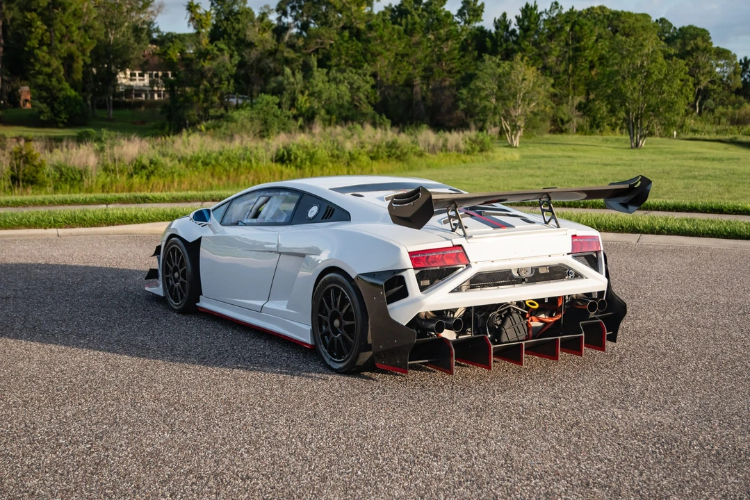 2013 Lamborghini Gallardo LP570-4 Super Trofeo Stradale - Image 20 of 31