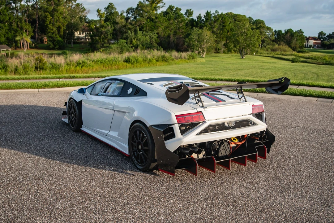 2013 Lamborghini Gallardo LP570-4 Super Trofeo Stradale - Image 21 of 31
